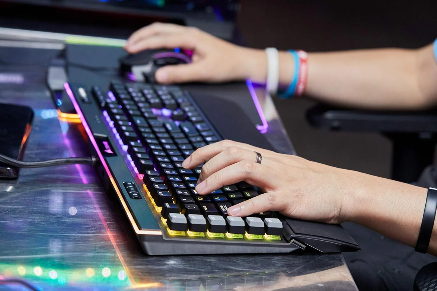 Corsair Clavier K95 RGB PLTN MX Speed Noir Ref: CH-9127014-FR - Image 8